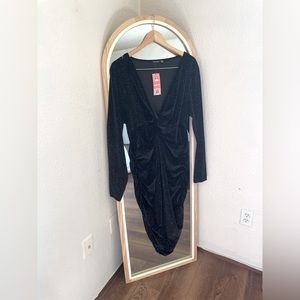 Boohoo V-Neck Ruched Body Con Dress